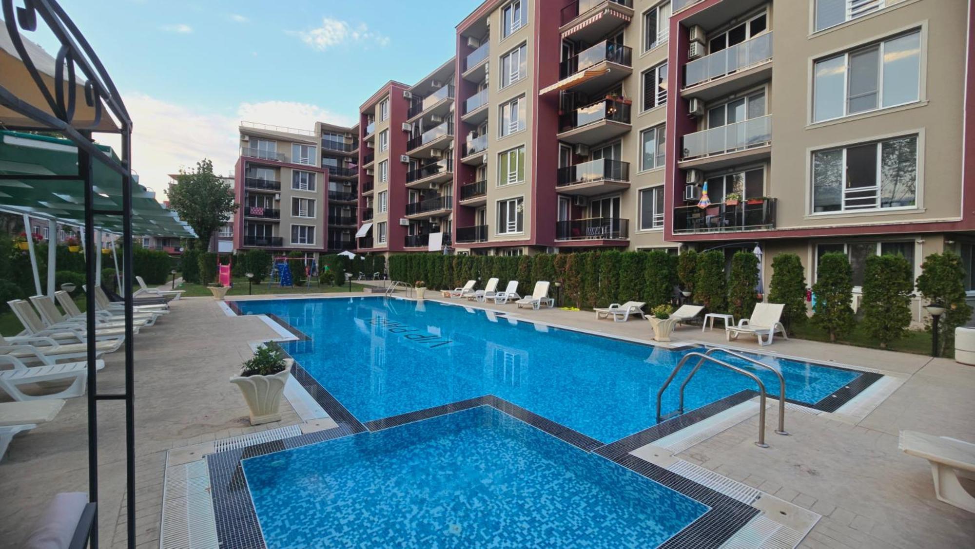Уютные Апартаменты Vip Park Pantai Sunny Bagian luar foto